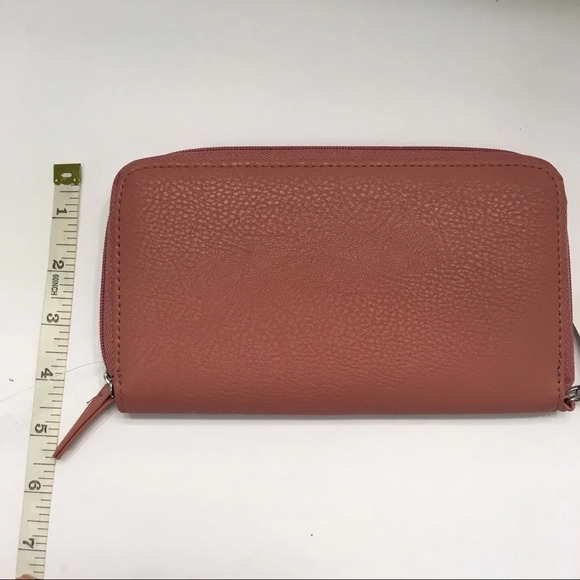 Joe’s Pink zip around wallet/Wristlet NWT - Picture 6 of 6